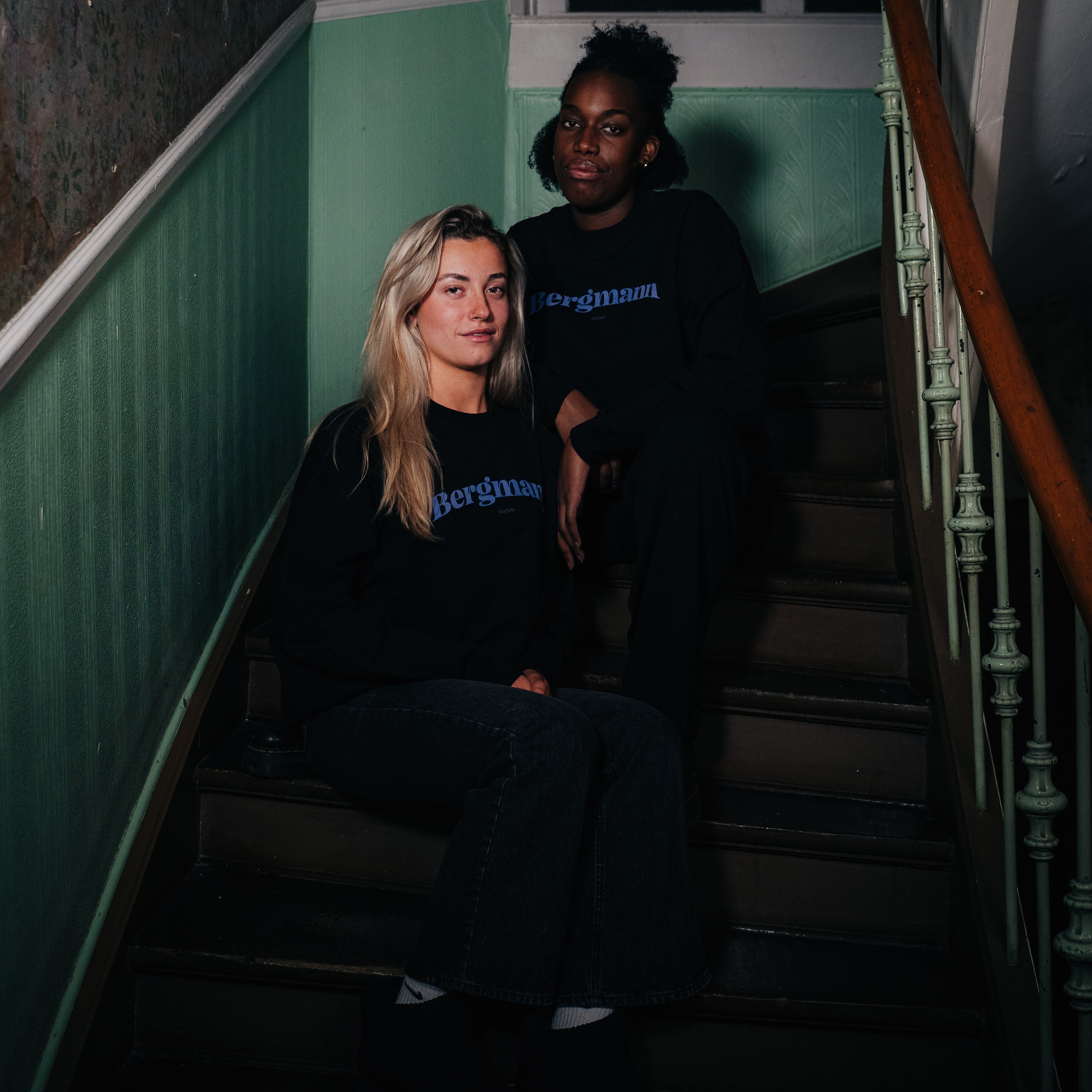 Retro Sweater (Black, bedruckt)